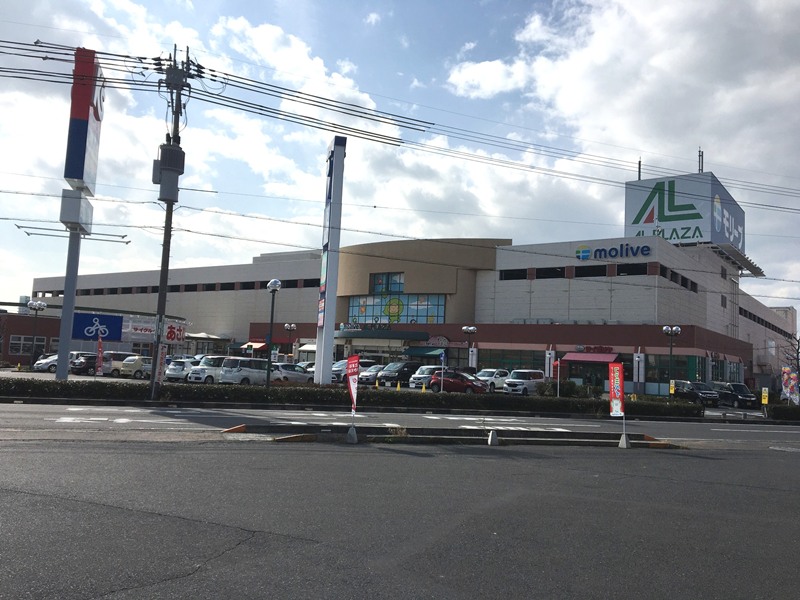 モリーブ　徒歩8分